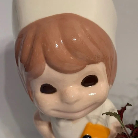 Vintage Ceramic Nurse Sculpture 11” Dark Brown Eyes Smiley Face Collectable - Picture 5 of 10